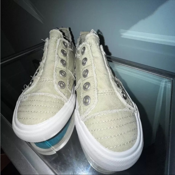 Sold - Picture 2 of 6